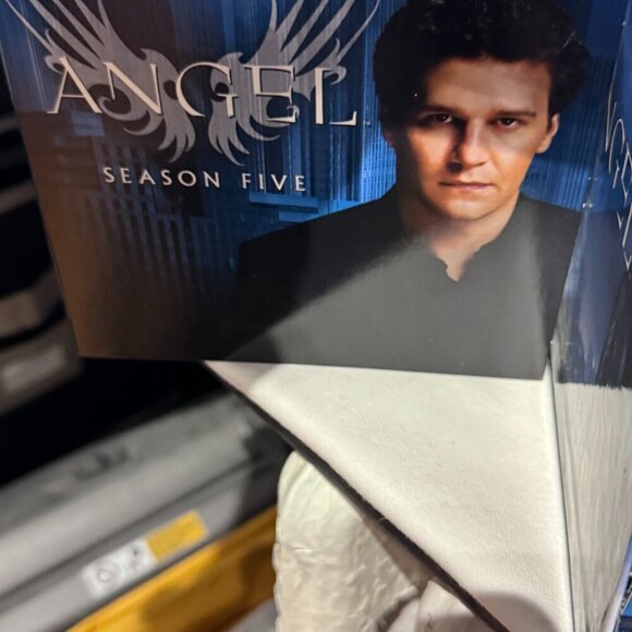 🎬 Rare Limited Edition DVD Collectors Angel TV Show - All Seasons (1-5) 121,193 - Picture 10 of 16